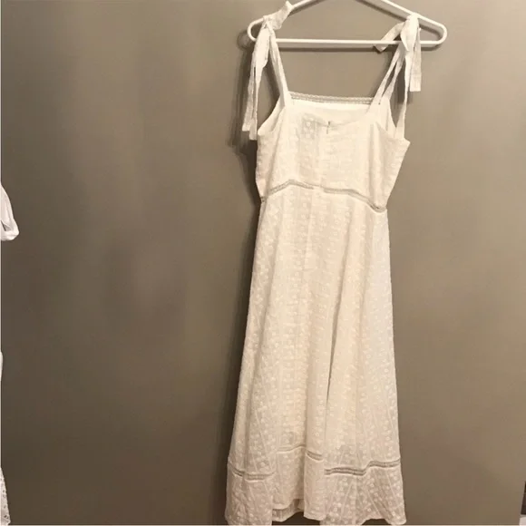 Dress - Picture 8 of 8